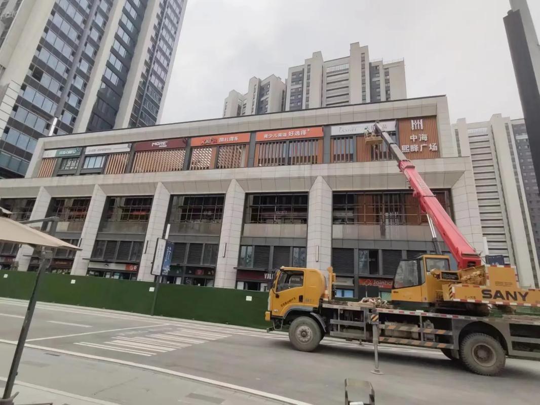 点亮西沣路 智能灯光系统调试背后的科技力量